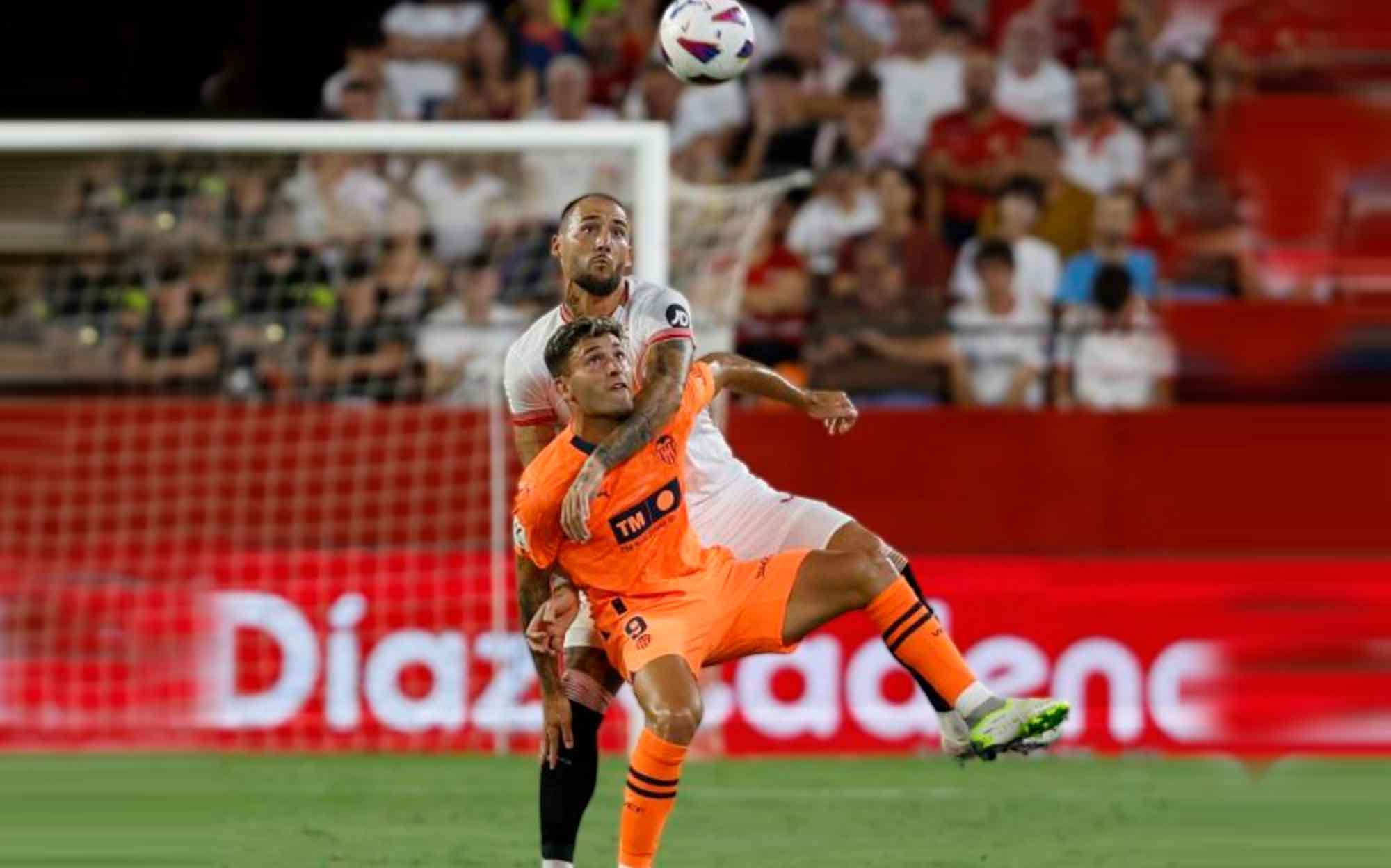 Imagen de Hugo Duro con el Valencia frente al Sevilla
