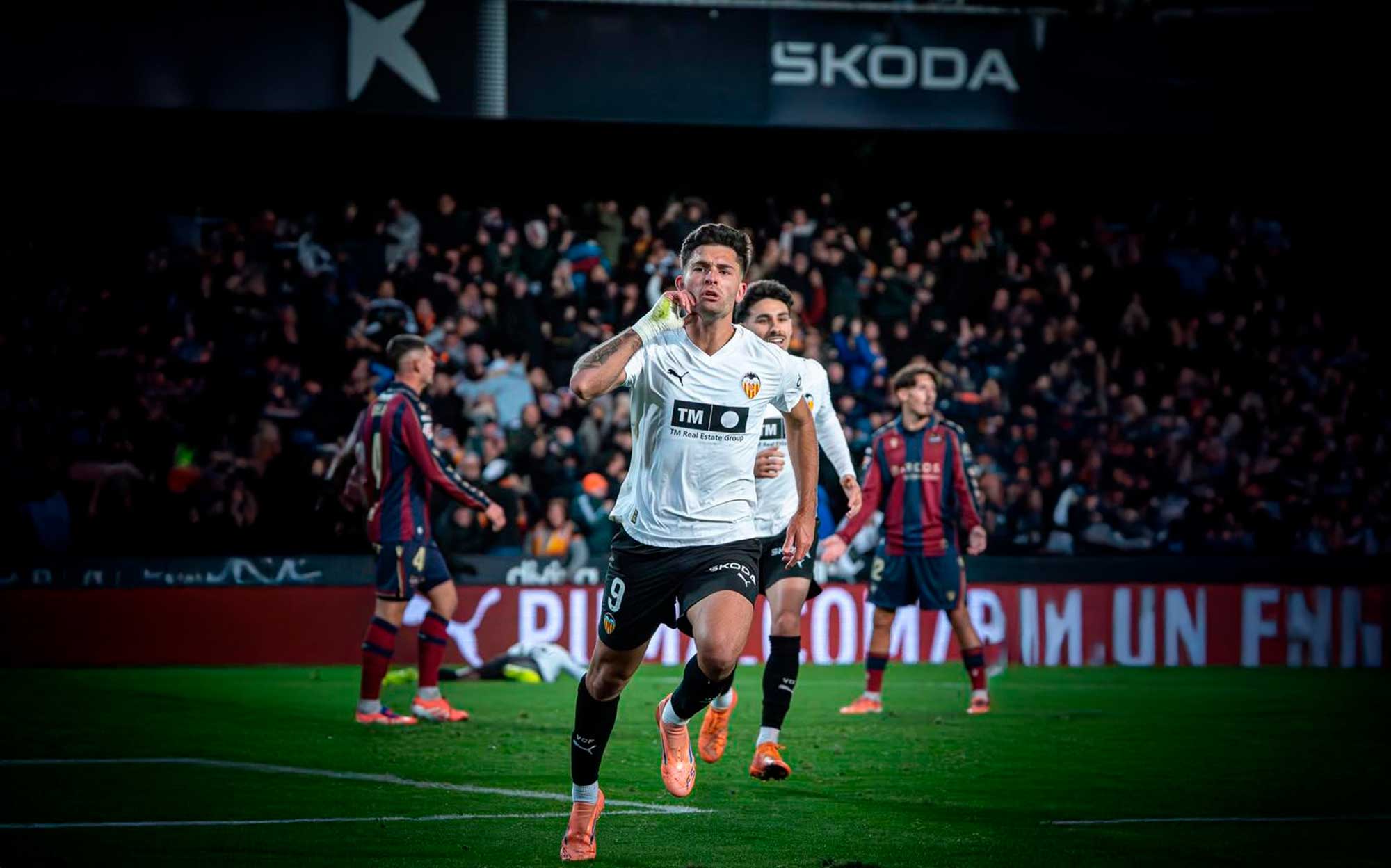 Hugo Duro decide el derbi frente al Levante UD con uno de los mejores goles de la temporada