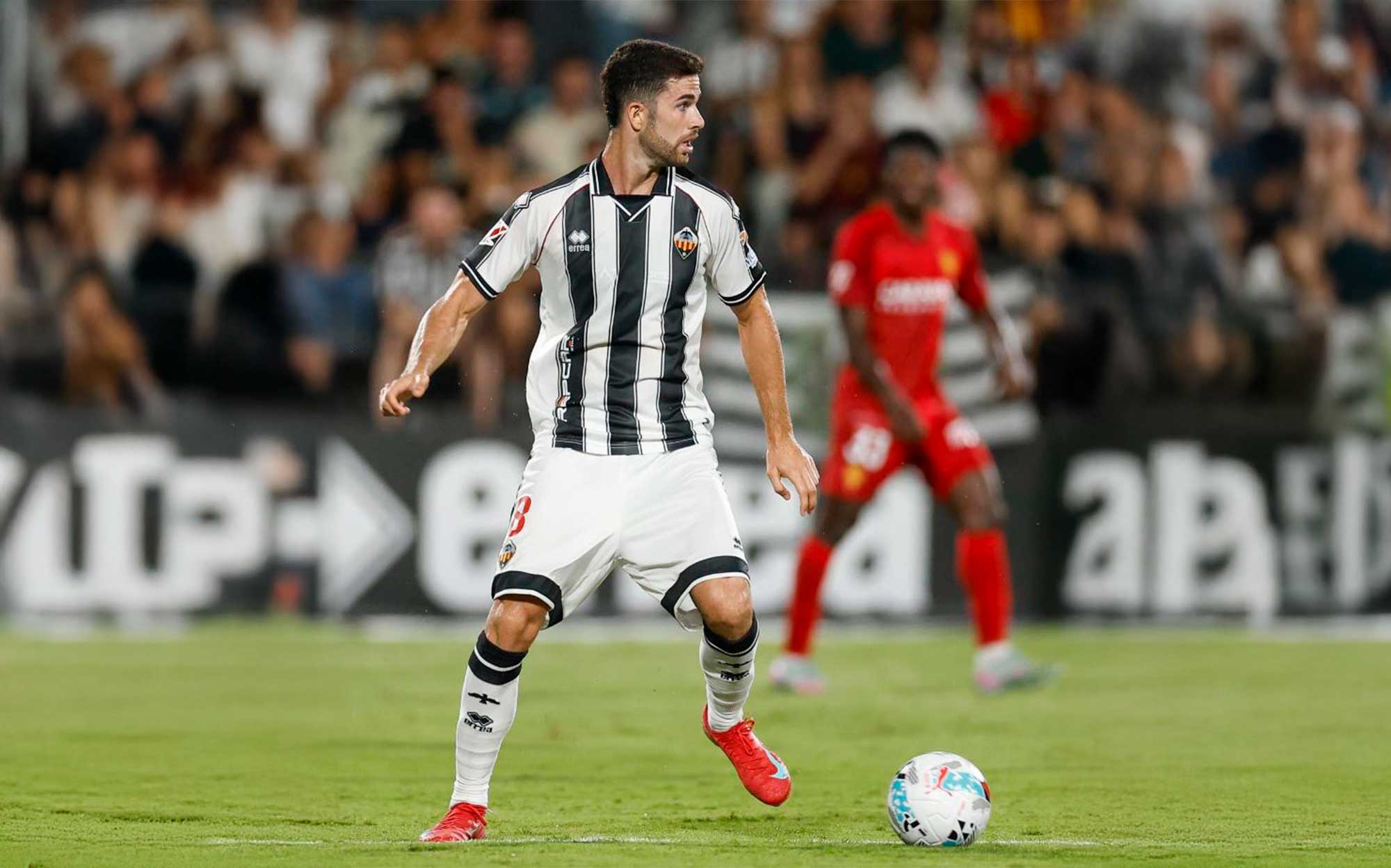 Diego Barri guía al CD Castellón en su victoria frente al RC Deportivo de la Coruña